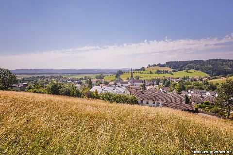 Gemeinde Aschau Landkreis Mühldorf Lauterbacher Holz Aussicht (Dirschl Johann) Deutschland MÜ